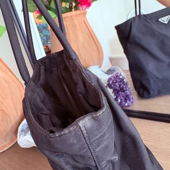 Prada Black Nylon Tote Bag Sleek Minimalist Design - Picture 5 of 12